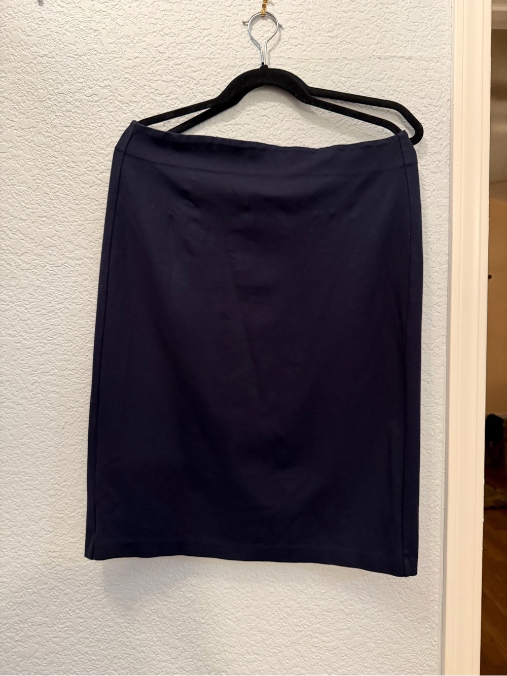 T Tahari Navy Pencil Skirt - Sleek Office Staple
